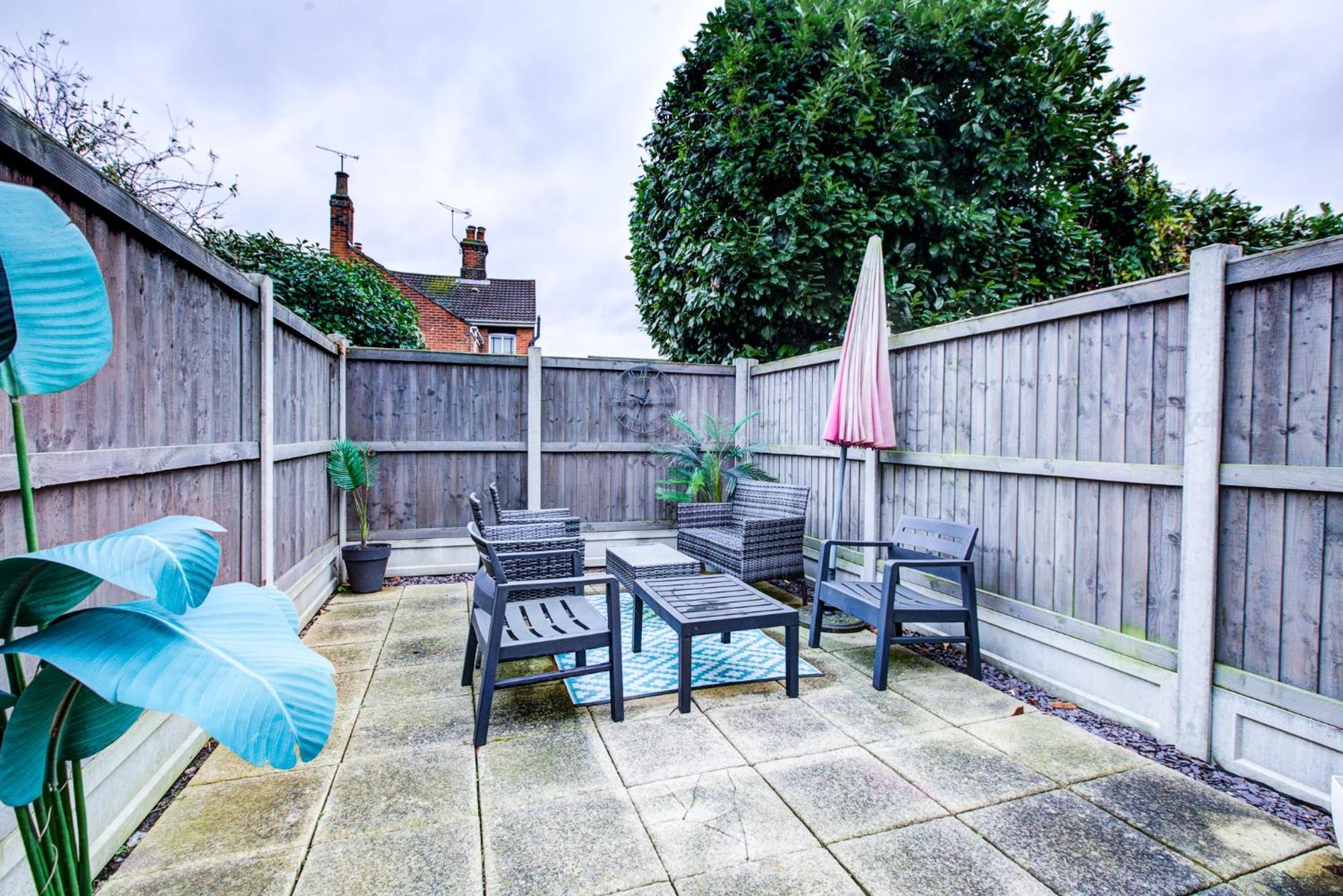 'Number 11' Central Colchester - Super Convenient 2 X Double Bed 1 X Single Bed Cottage Plus Office & Garden, 8 Min Walk Nth Station & Town Ctr, 2 Min Walk Local Shops & Restaurants Екстер'єр фото